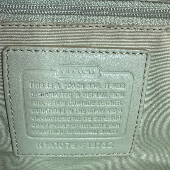 Vintage Coach Light Olive Avocado Green Soho Hamptons Shoulder Bag f13732 - Picture 3 of 7